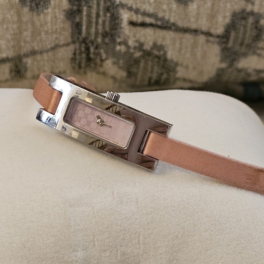 Gucci 3900L Watch EUC